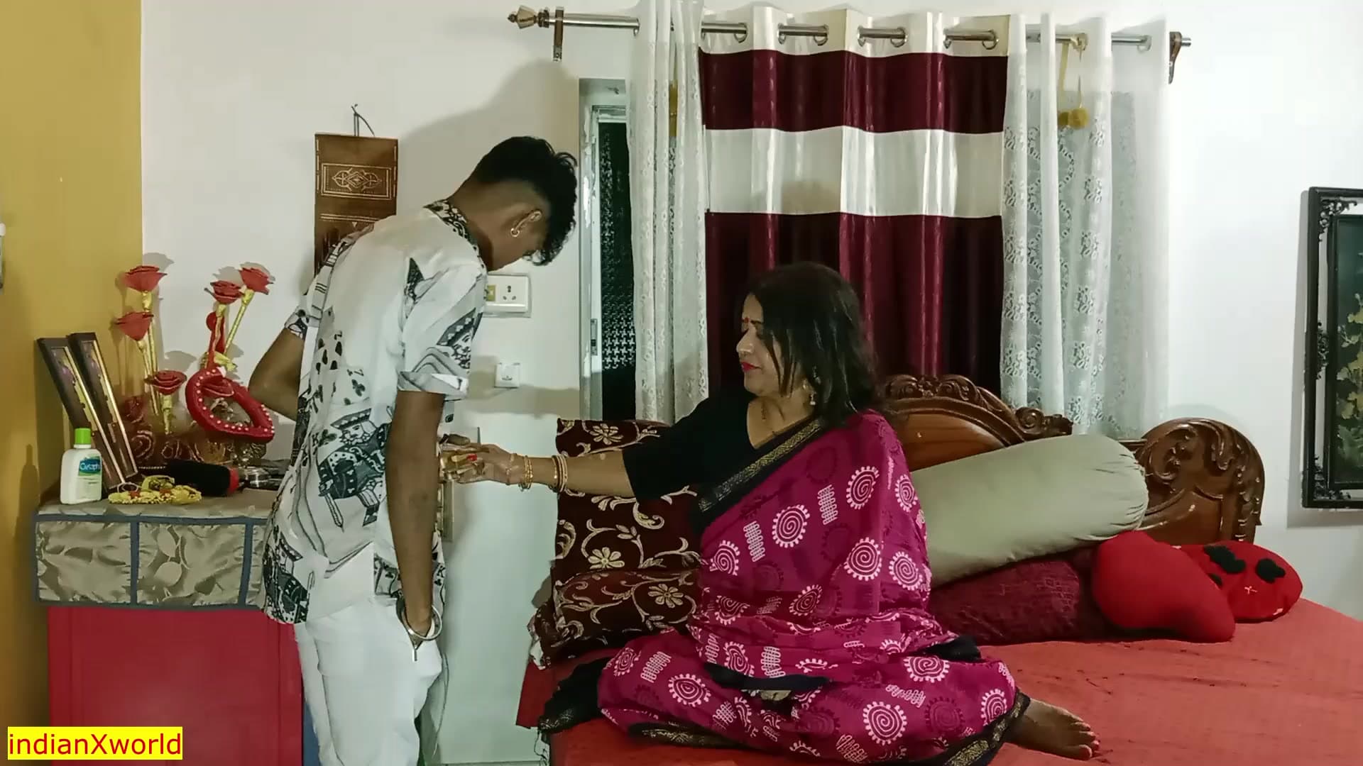 Indian Stepmom Fucks Teen Boy in Hot XXX Action