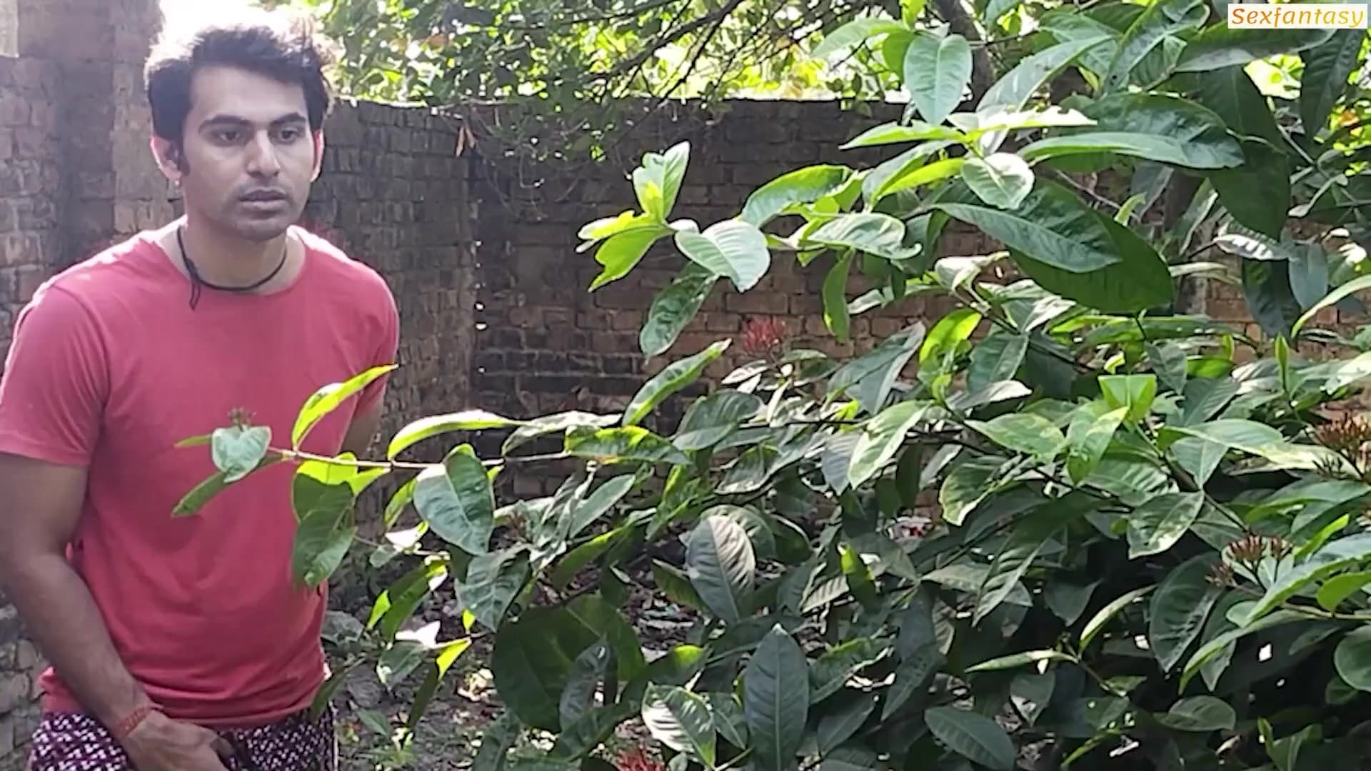 Younger stepbrother fucked his sister-in-law hard while she was bathing screenshot 4