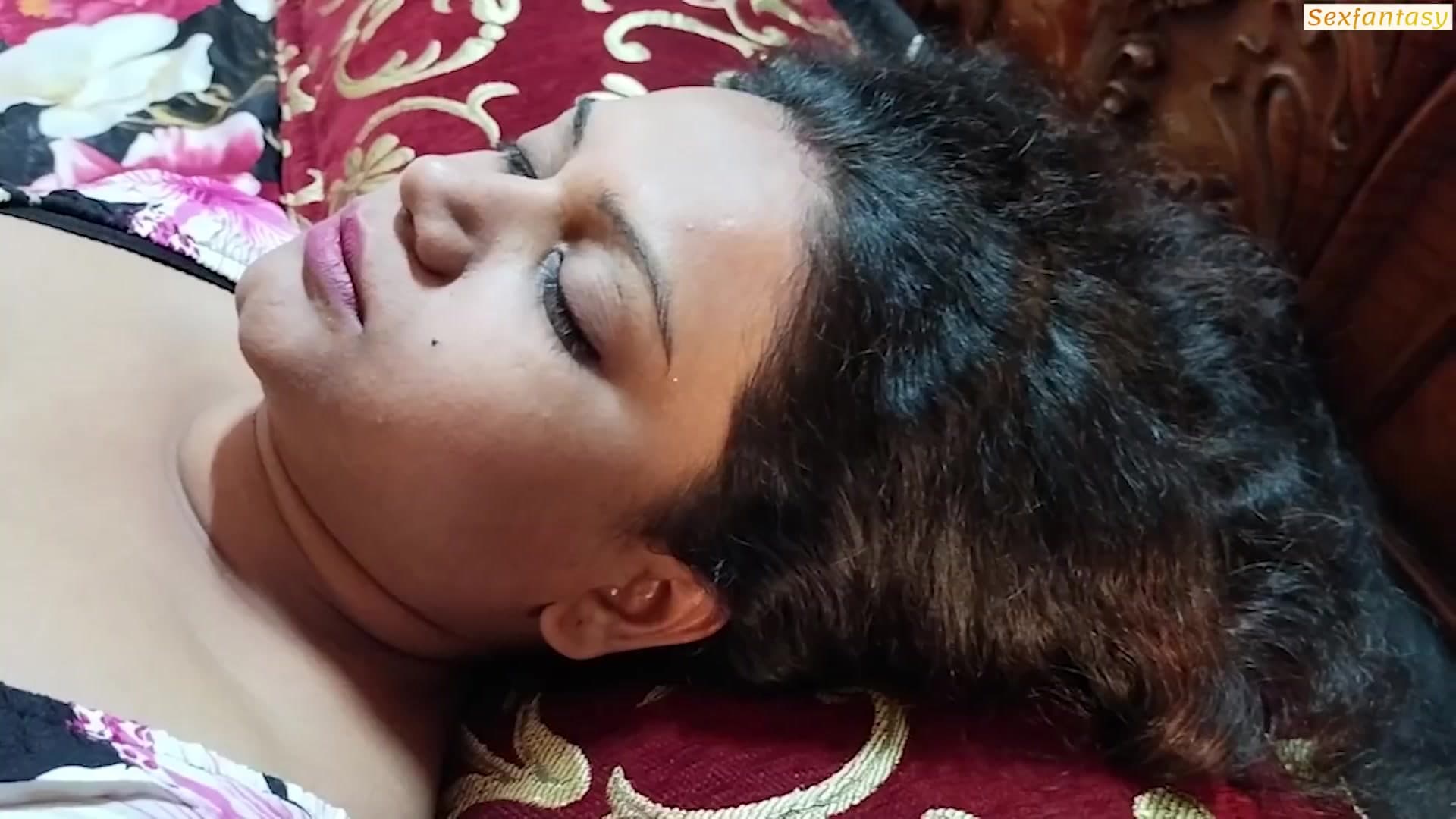 Big tits milf gets brutally fucked by a thief when she was home alone screenshot 2