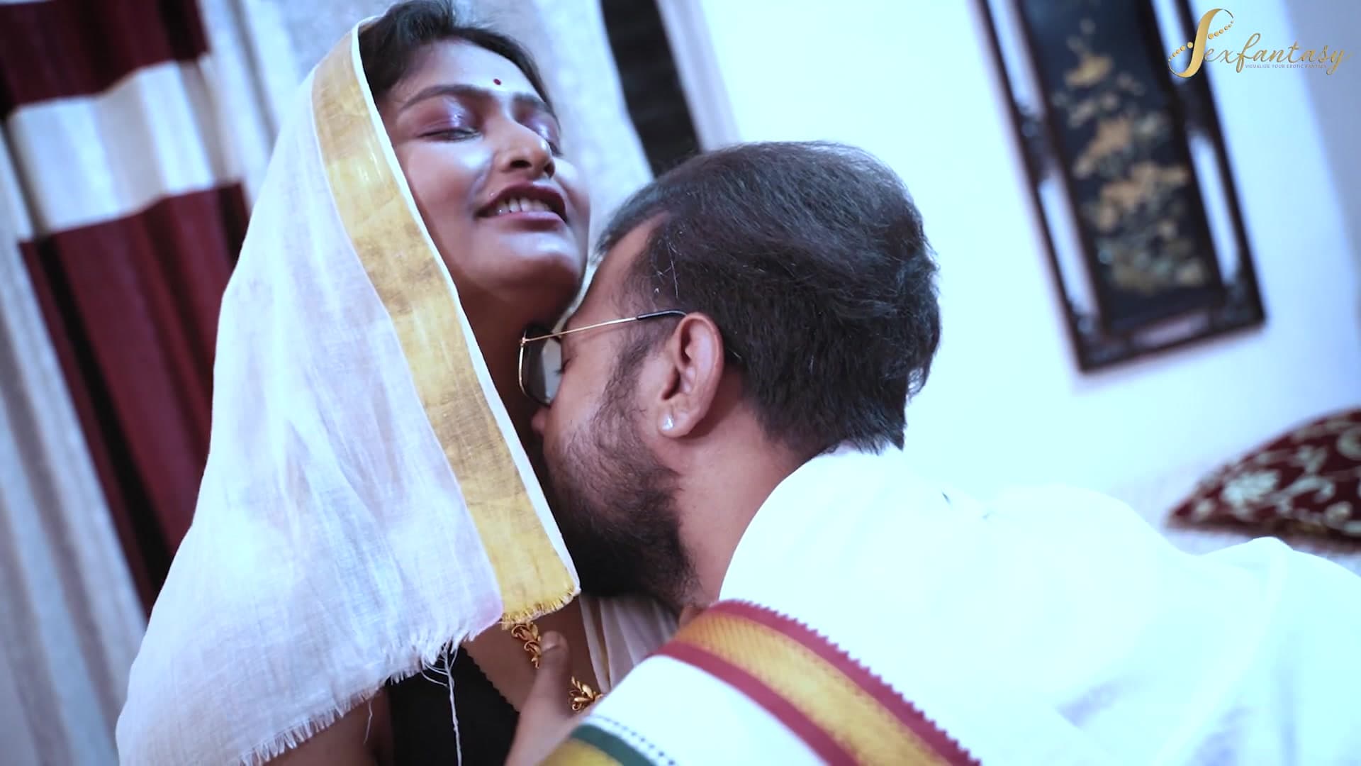 South Indian bhabhi gets hardcore fucking from her husband's friend screenshot 2