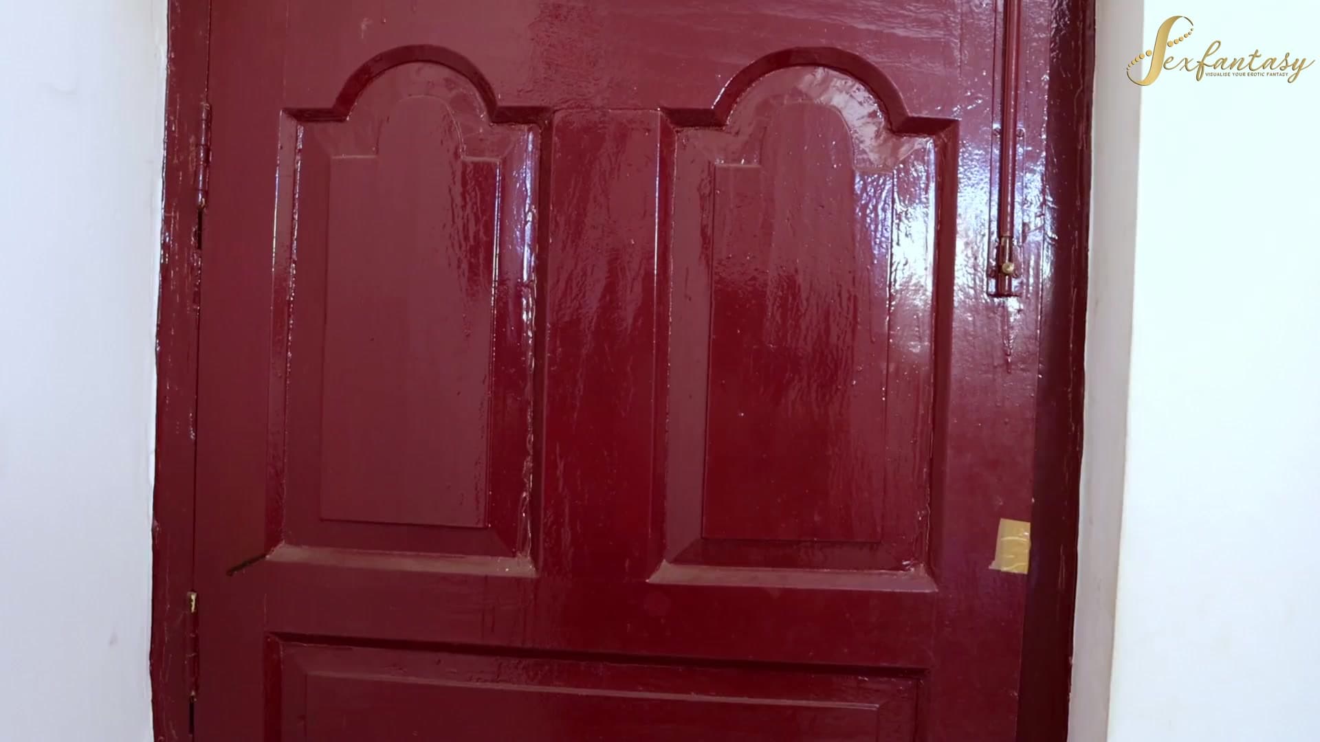 Milky boobs wife gets rough fucked by husband's friend screenshot 2