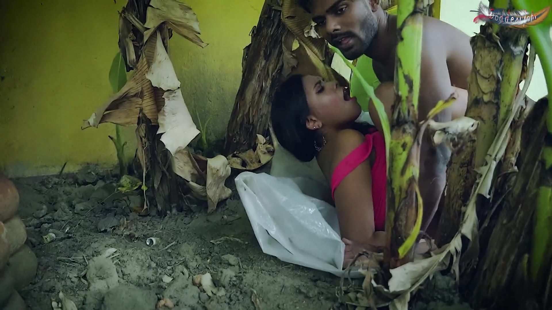 Desi College Teens Hardcore Outdoor Fucking in the Park screenshot 9