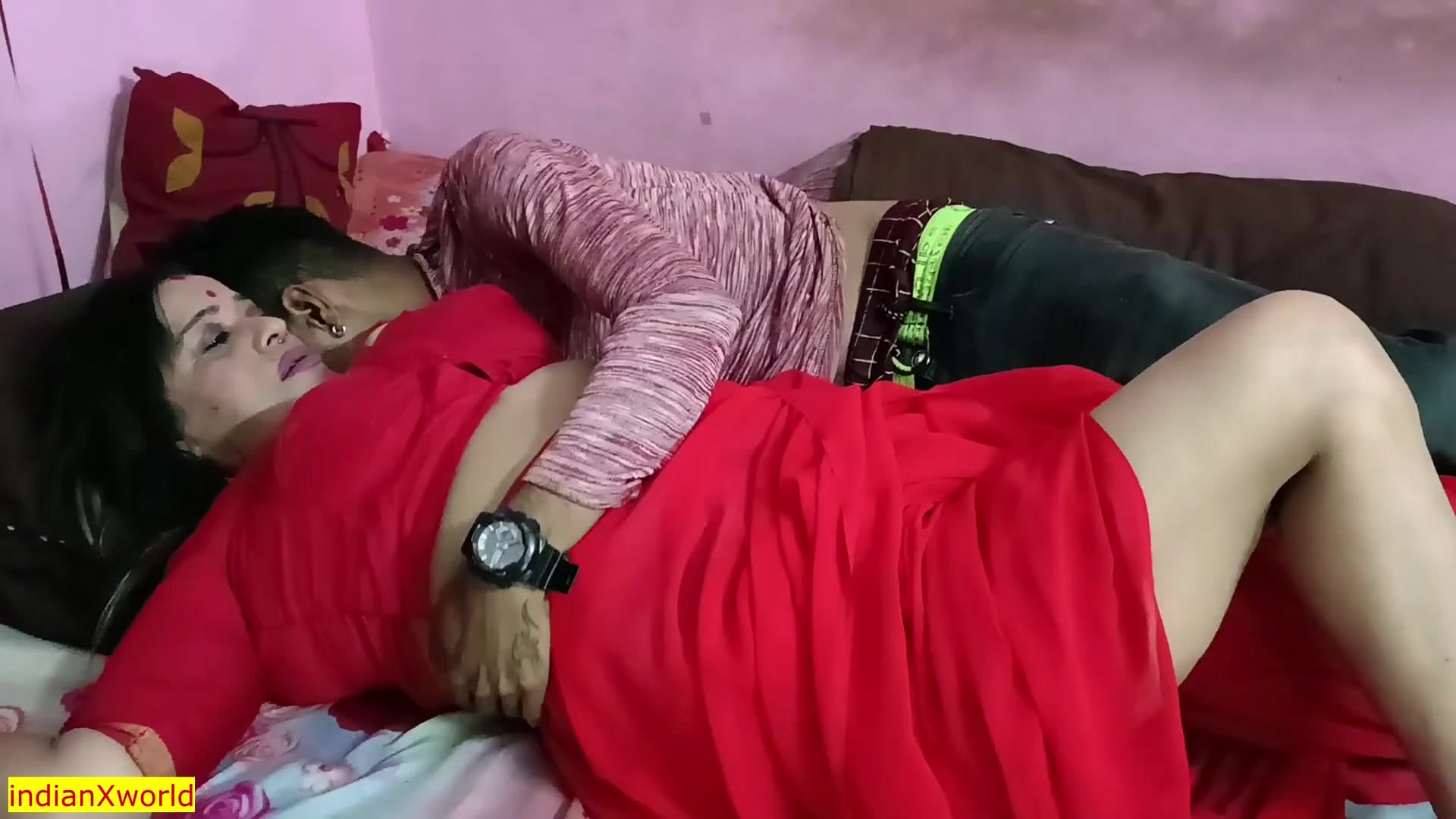 Horny Stepmom Shows Stepson How to Properly Fuck screenshot 1