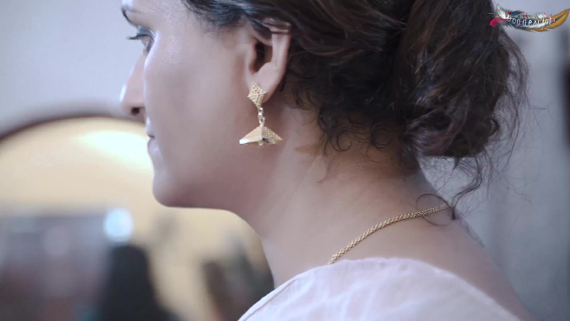 Wife Ke Saamne Saas Se Chudai Karke Damad Ne Biwi Ko Chodna Sikhaya screenshot 3