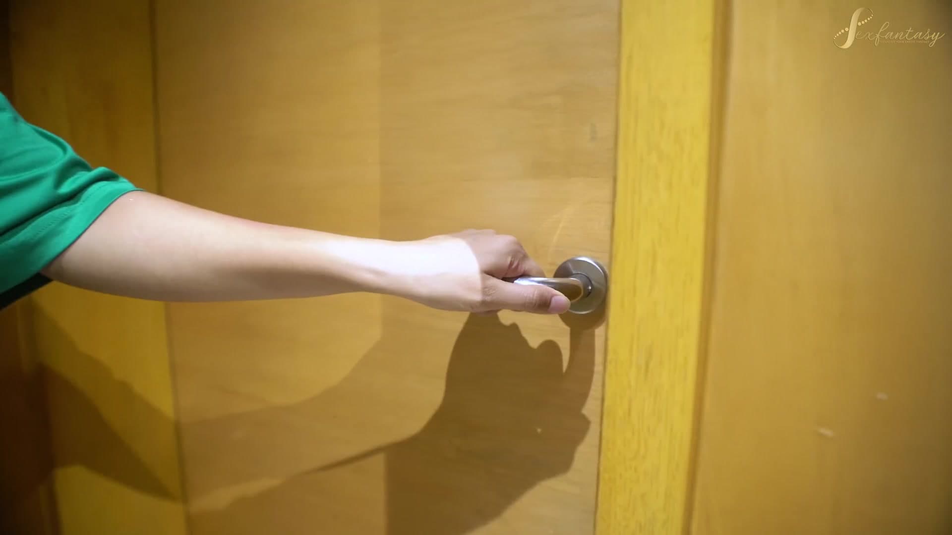 Pizza Boy Fucked a Horny Girl While She Was Playing With Her Pussy screenshot 6