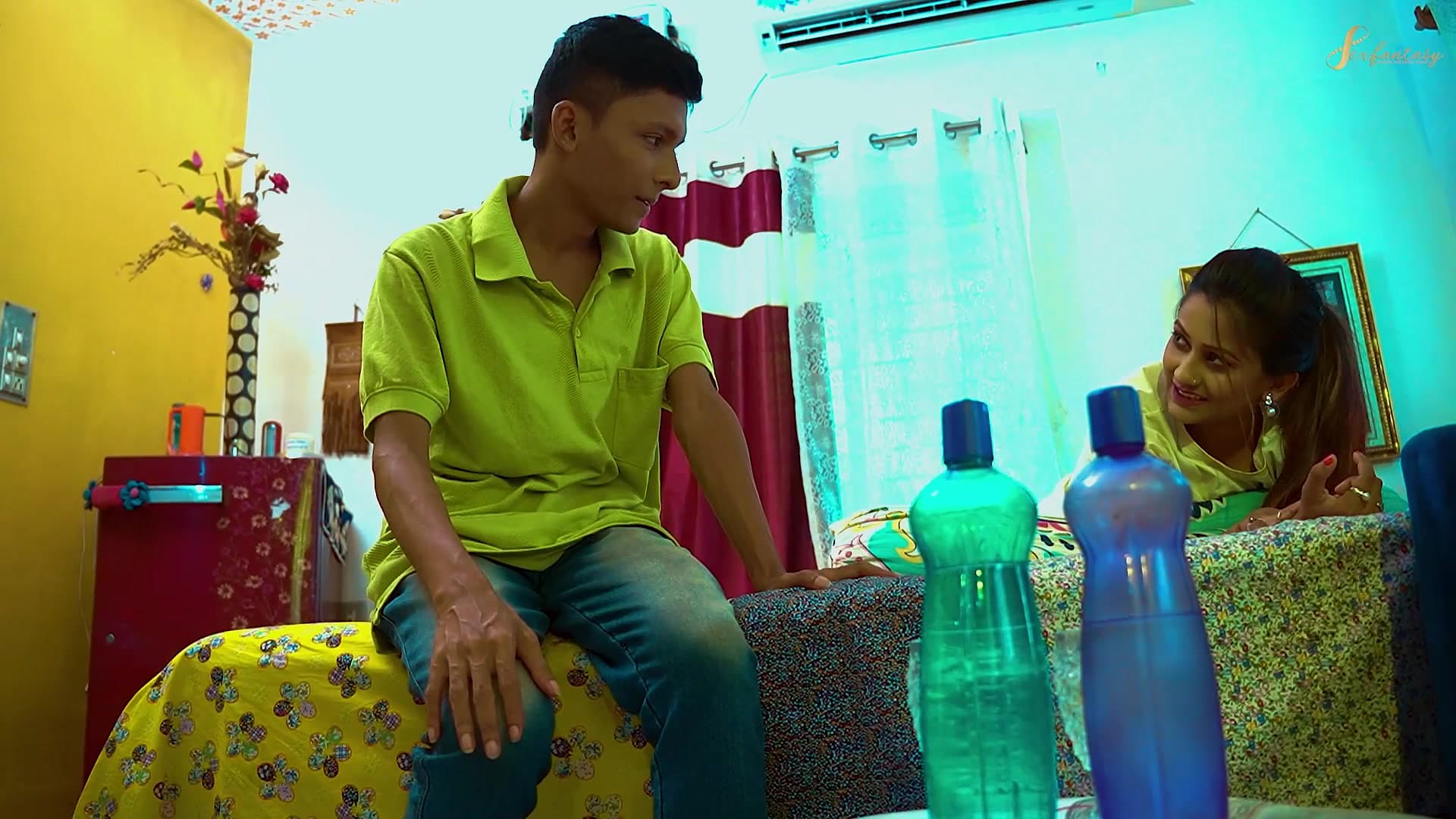 Room service boy couldn't resist her hot body and ended up fucking her hard screenshot 2