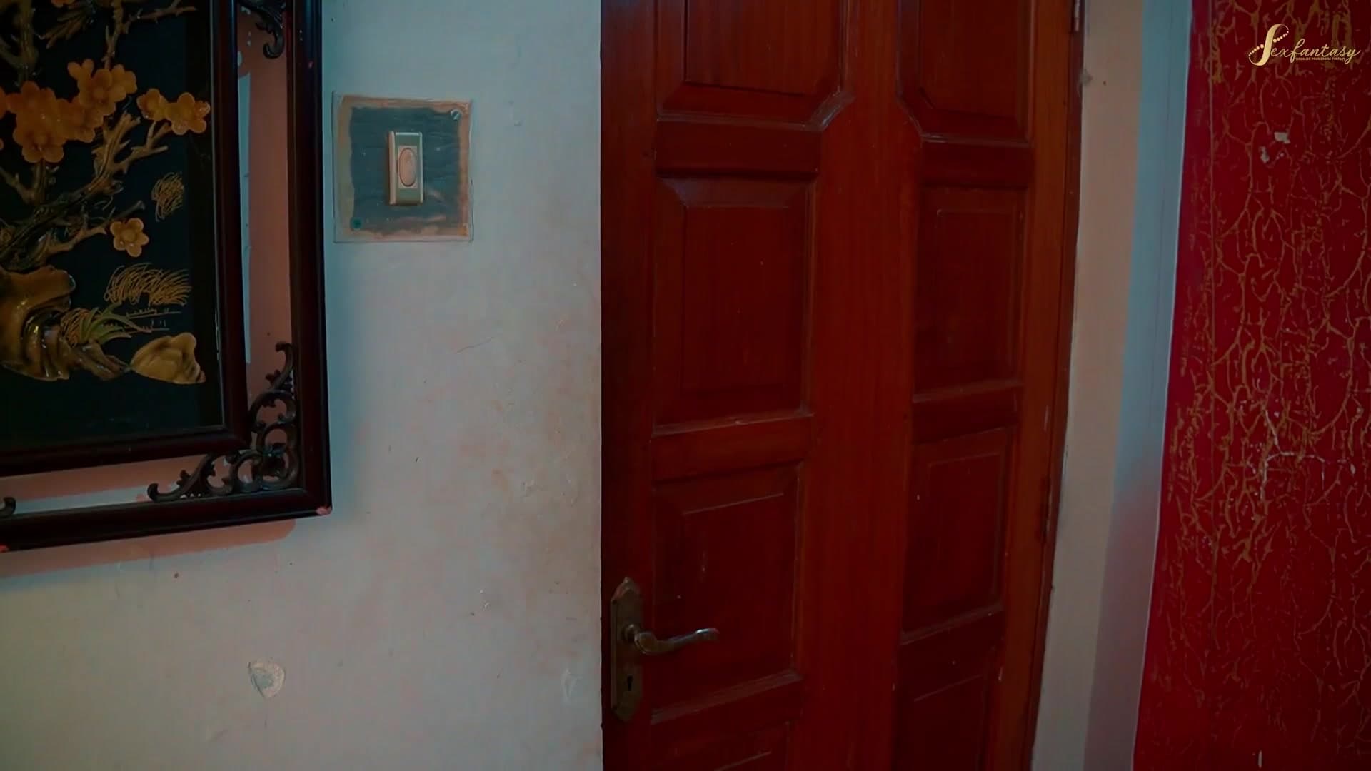 Huge Tits MILF Gets Fucked Hard by the House Owner screenshot 2