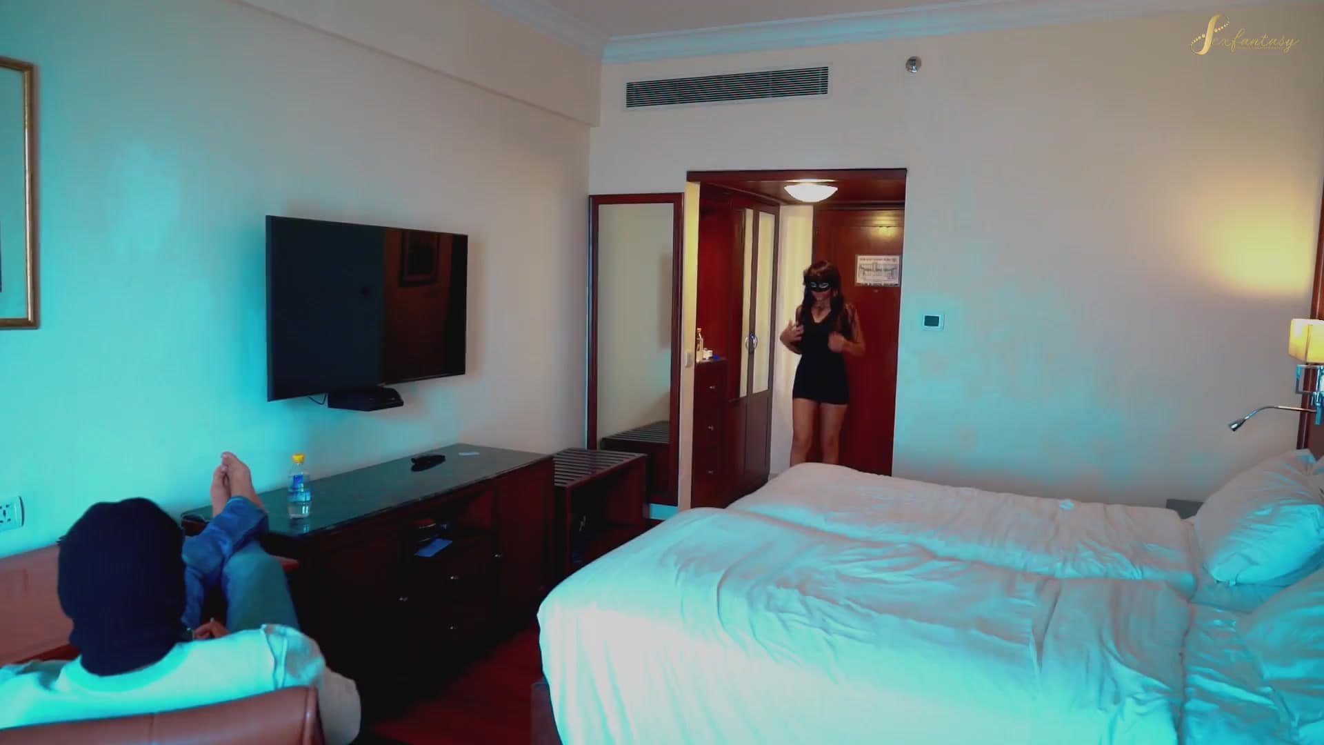 A Sexy Housekeeping Lady Entered Her Client's Room and Got Fucked Hard screenshot 2