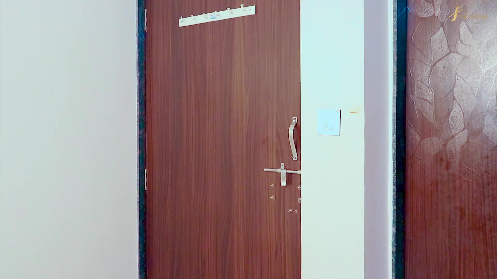 Indian Girl Big Tits in Foursome Massage and Rough Fucking screenshot 3