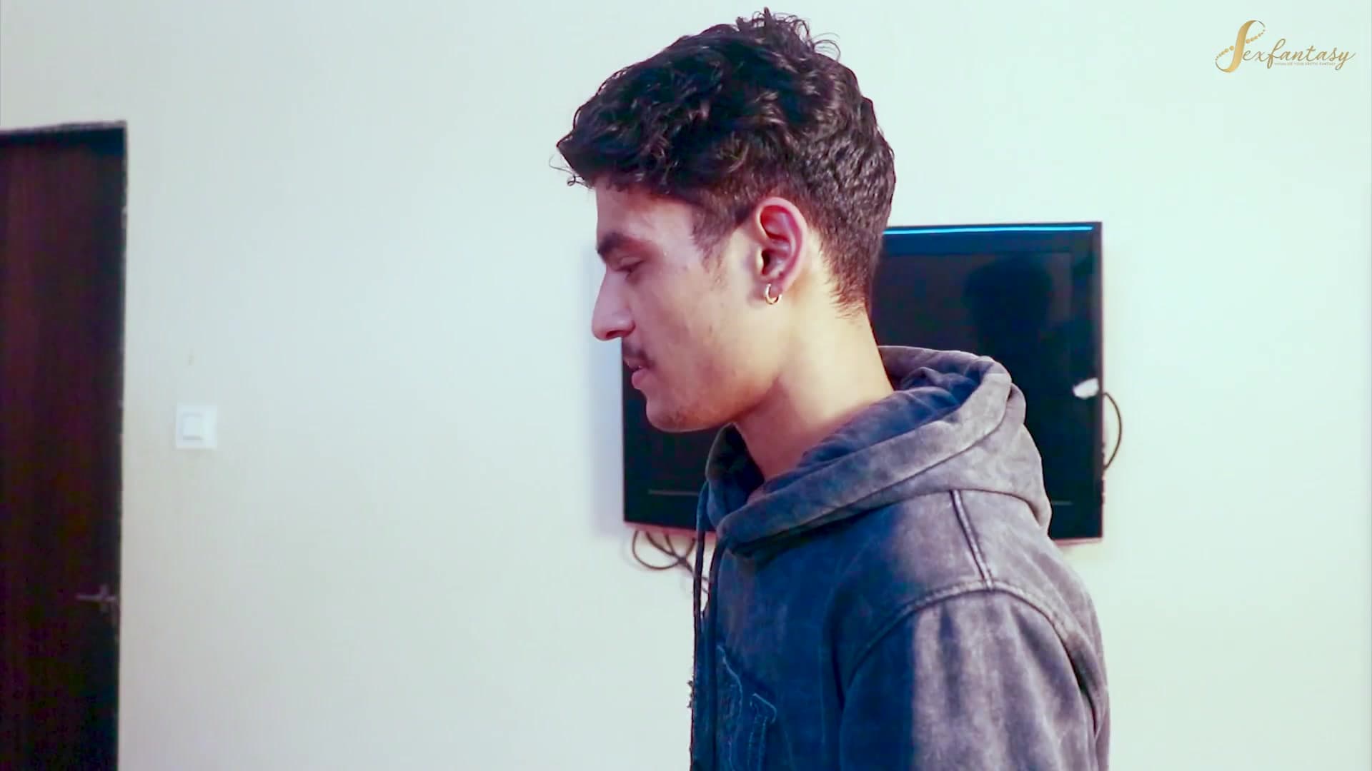 Desi Girlfriend Gives Boyfriend a Birthday Surprise with Hardcore Fucking screenshot 4