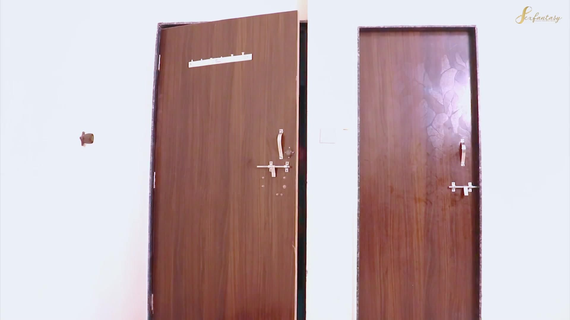 Horny Couples Have Wild Threesome Sex on a Hot Night screenshot 2