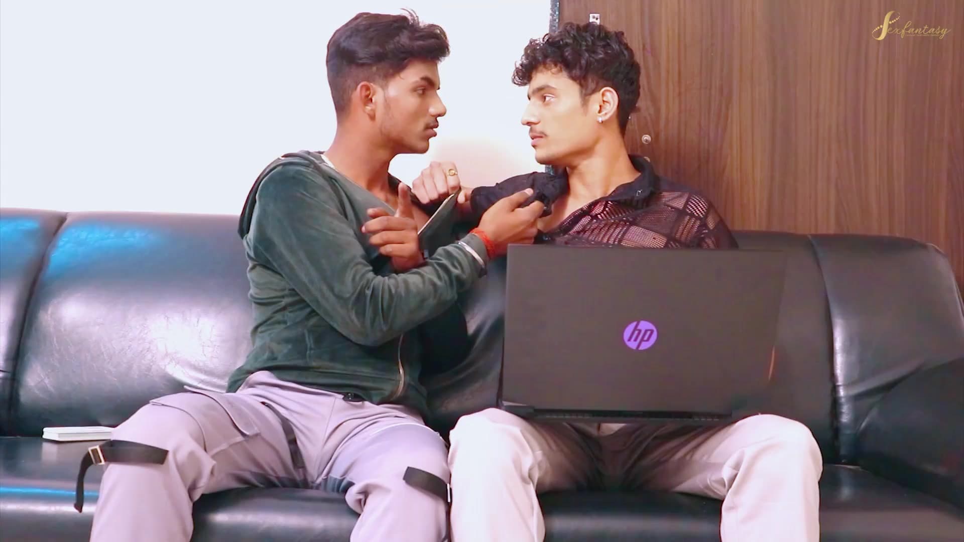 Horny Couples Have Wild Threesome Sex on a Hot Night screenshot 3