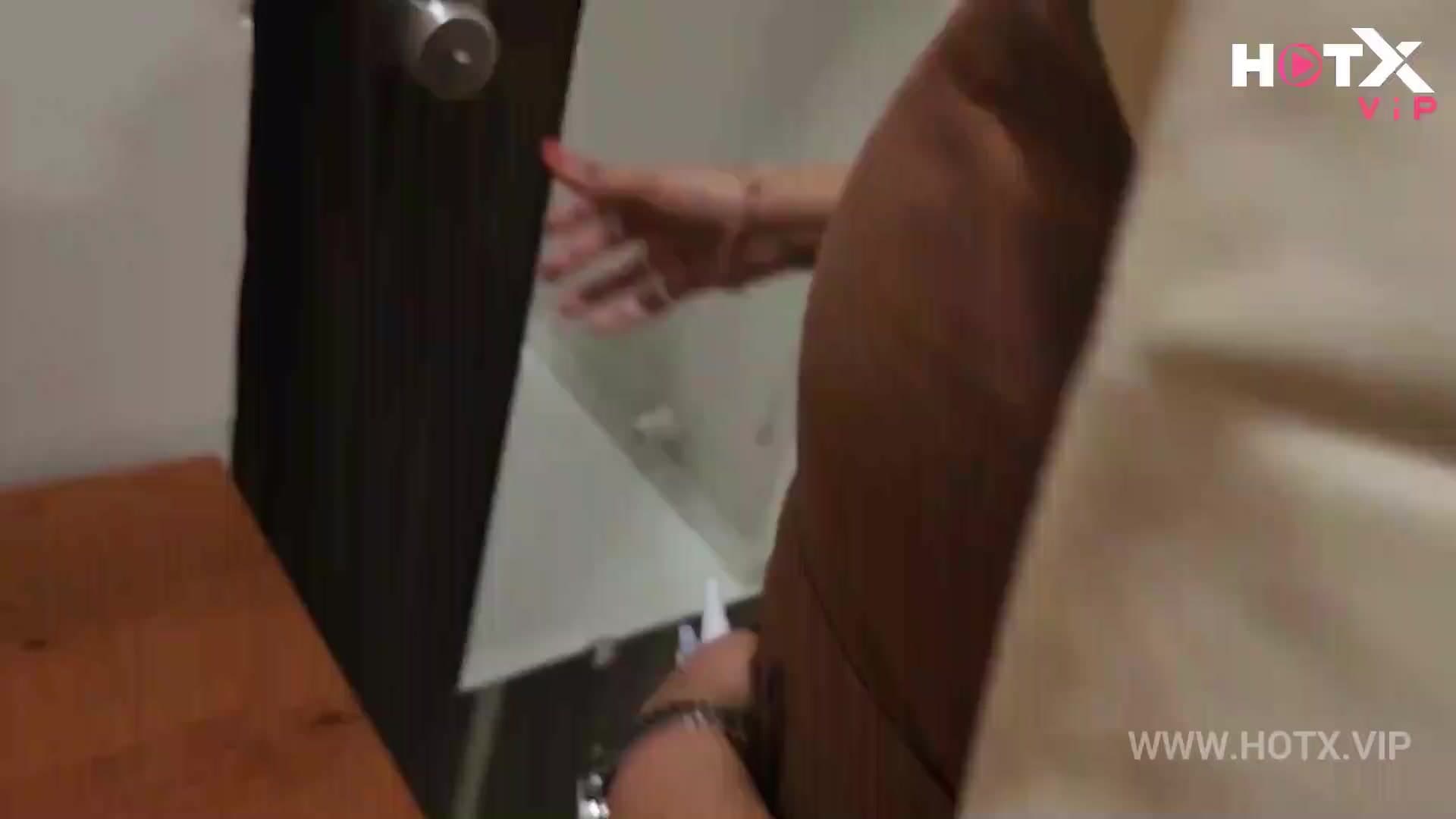 Indian College Girl Seduces Her Biology Teacher and Gets Fucked in Hindi Audio screenshot 9