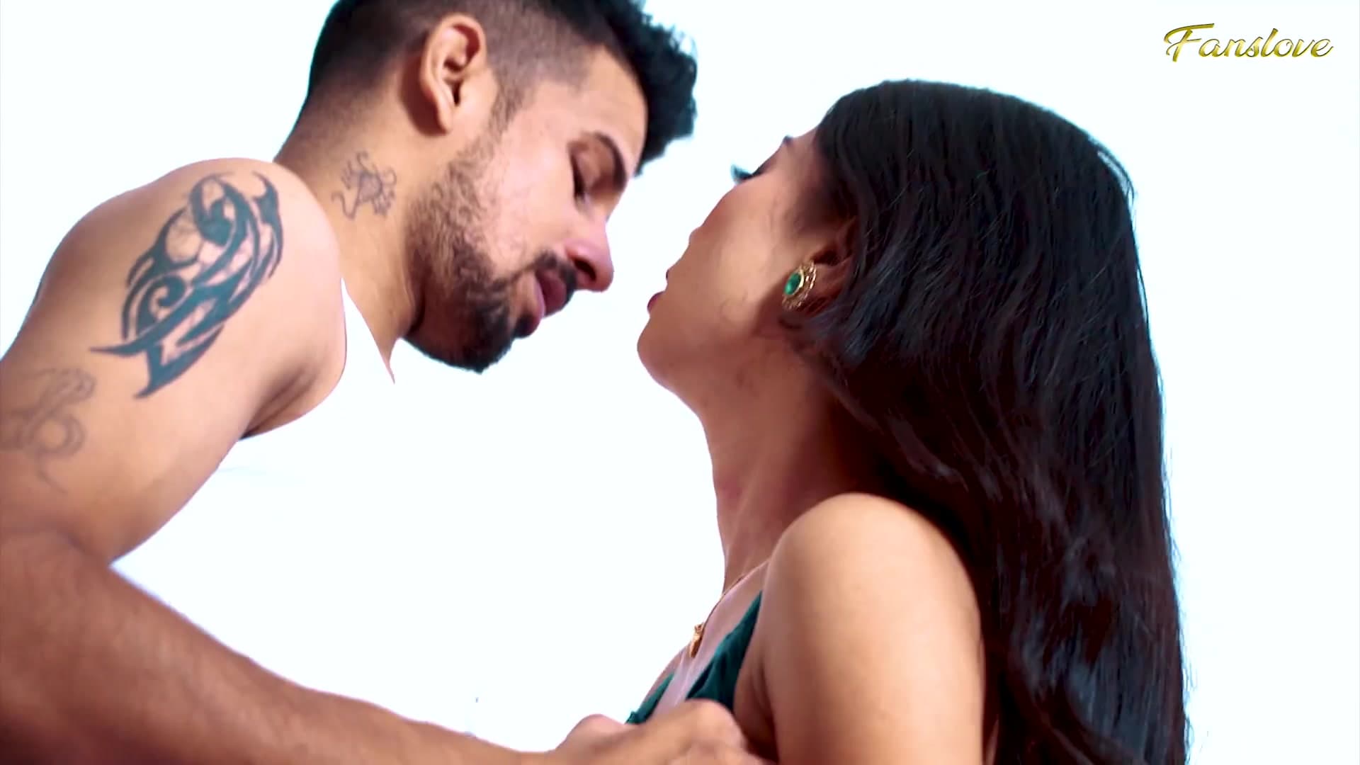 Desperate Horny Bhabhi Craving Hardcore Sex From Her Devar screenshot 3