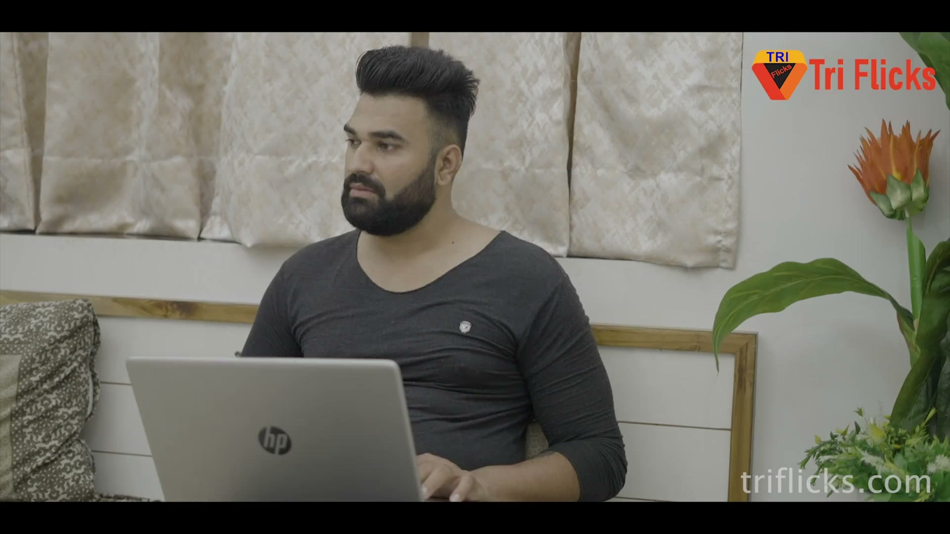 Garmi Season 2 Zoya Rathore and Ayushi Bhomik Uncut Scene screenshot 6