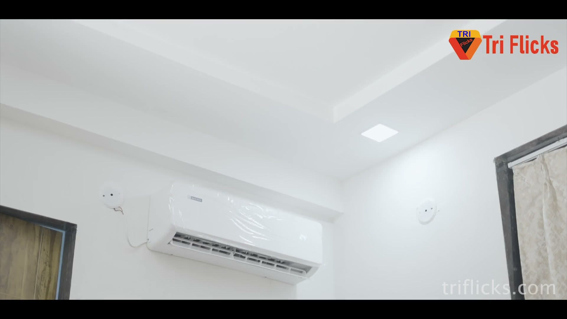 Garmi Season 2 Zoya Rathore and Ayushi Bhomik Uncut Scene screenshot 9