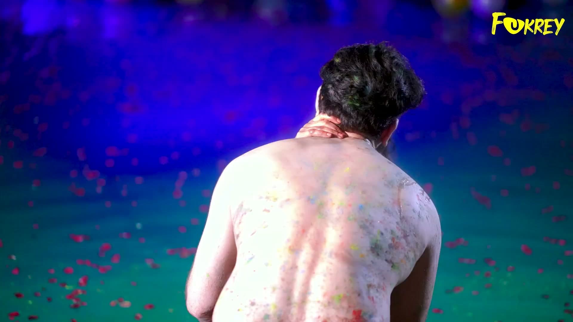 Holi Par Bhabhi Ne Pool Me Chudwaya Ganda Kaam screenshot 2