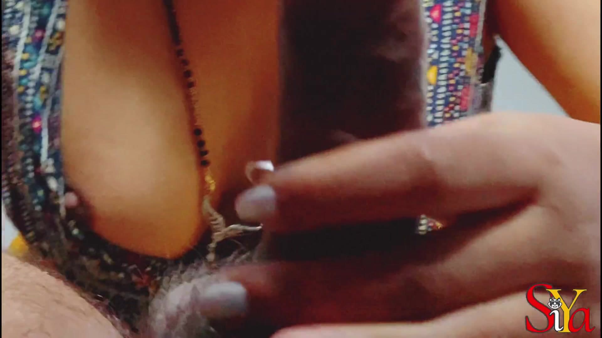 Indian Siya Bhabhi Honeymoon Fucking a Random Guy on the Train screenshot 7