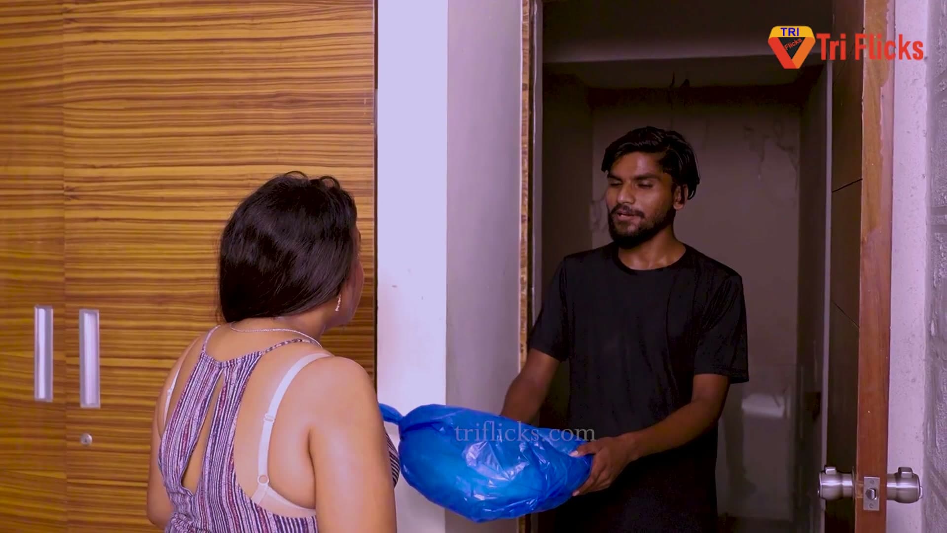 Indian Stepmom Fucks Her Stepson in Hindi Audio XXX screenshot 4