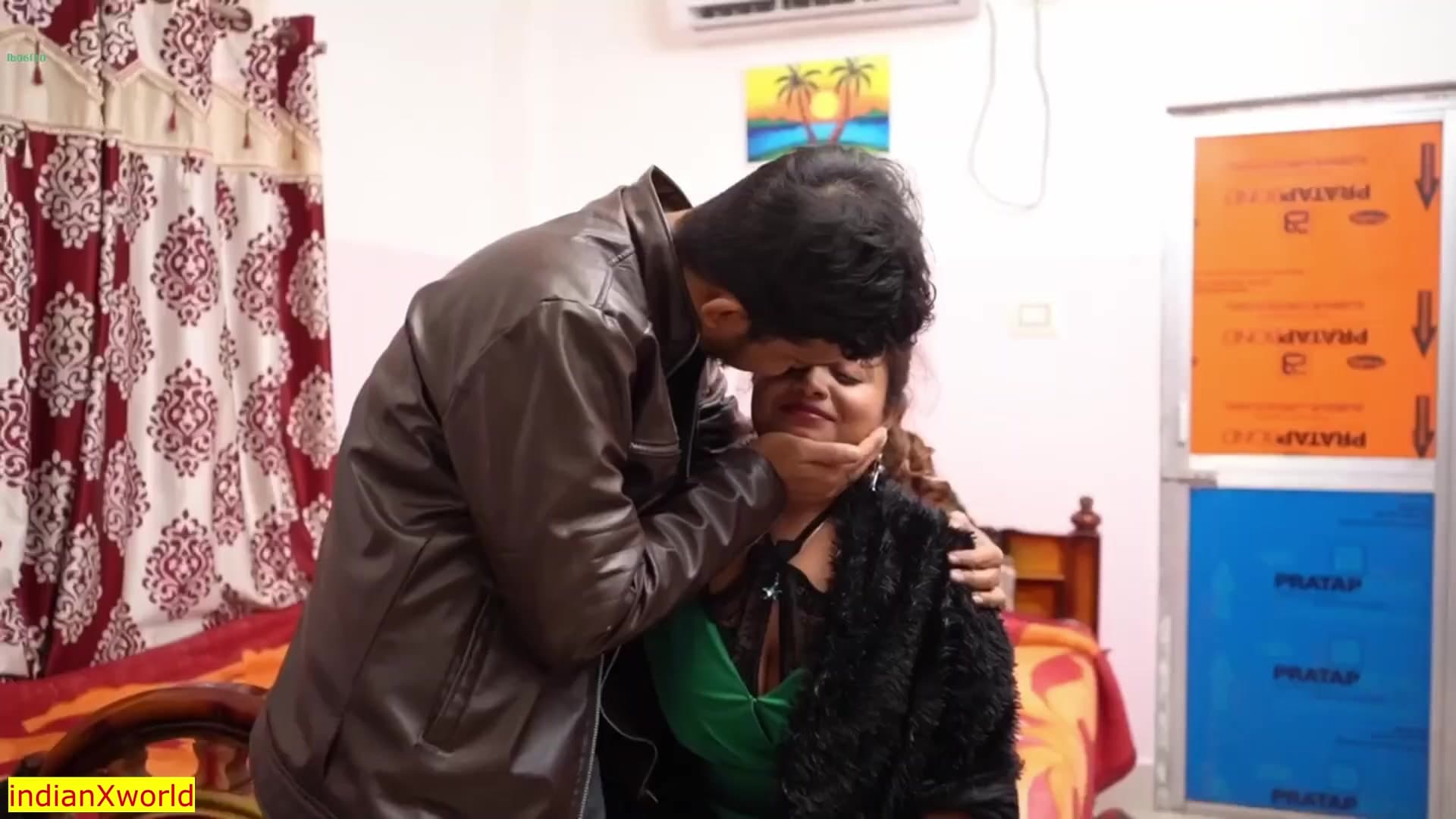 Indian New Girlfriend Sex! Please Fuck Me screenshot 4