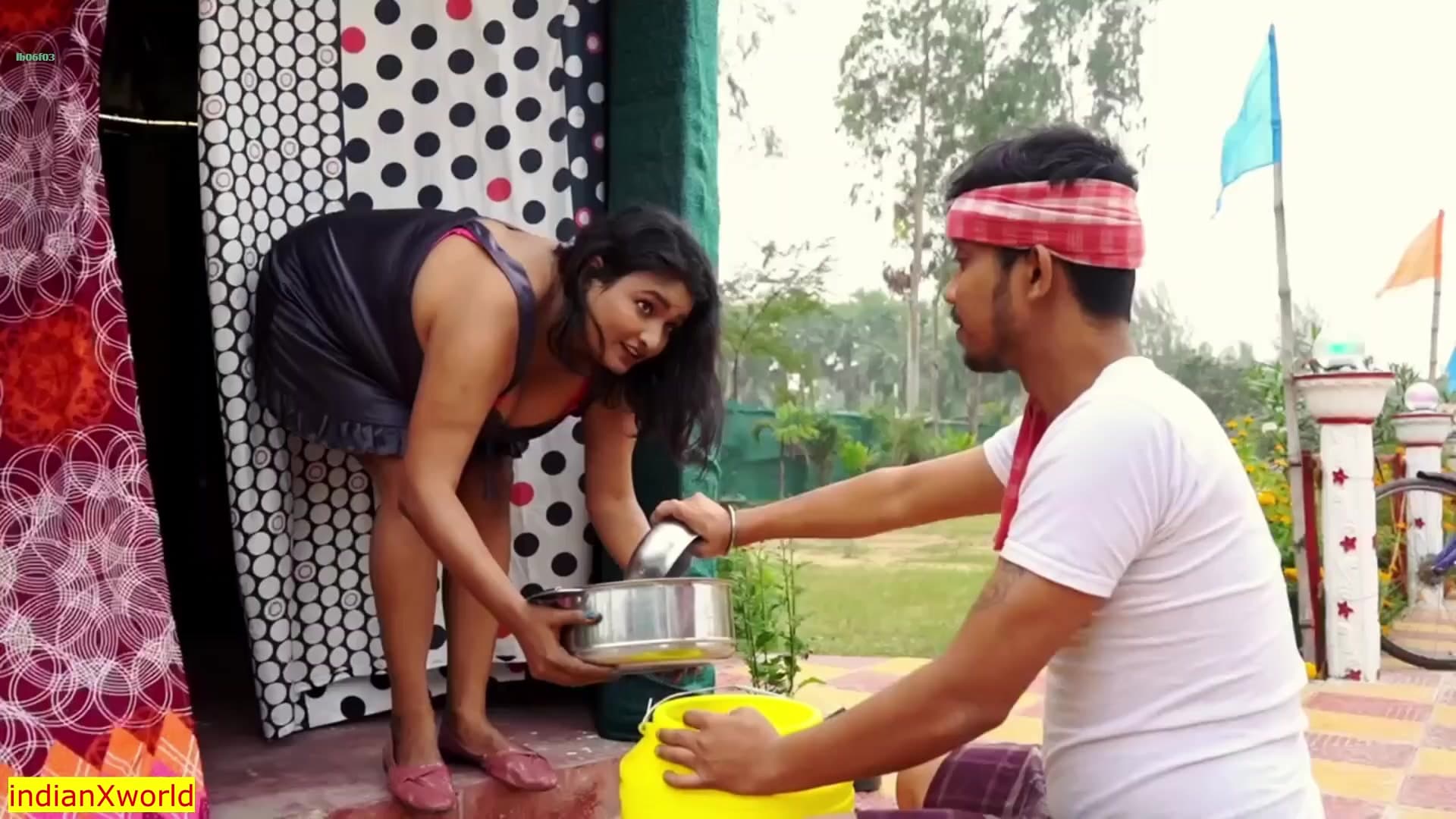 Indian Village Delivery Guy Fucking Big Tits Bhabhi! screenshot 1