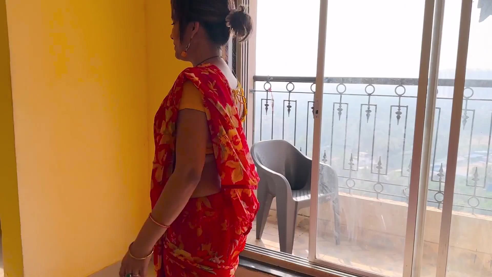 Indian Desi Bhabhi Savita Fucks Her Boss While Home Alone screenshot 3