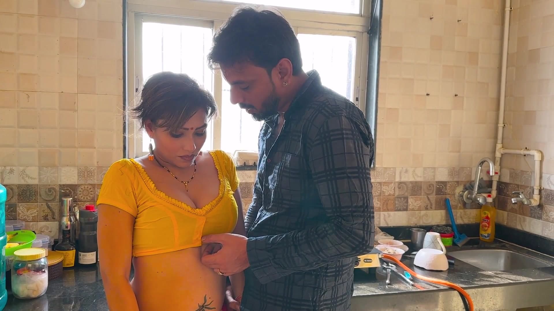 Indian Desi Bhabhi Savita Fucks Her Boss While Home Alone