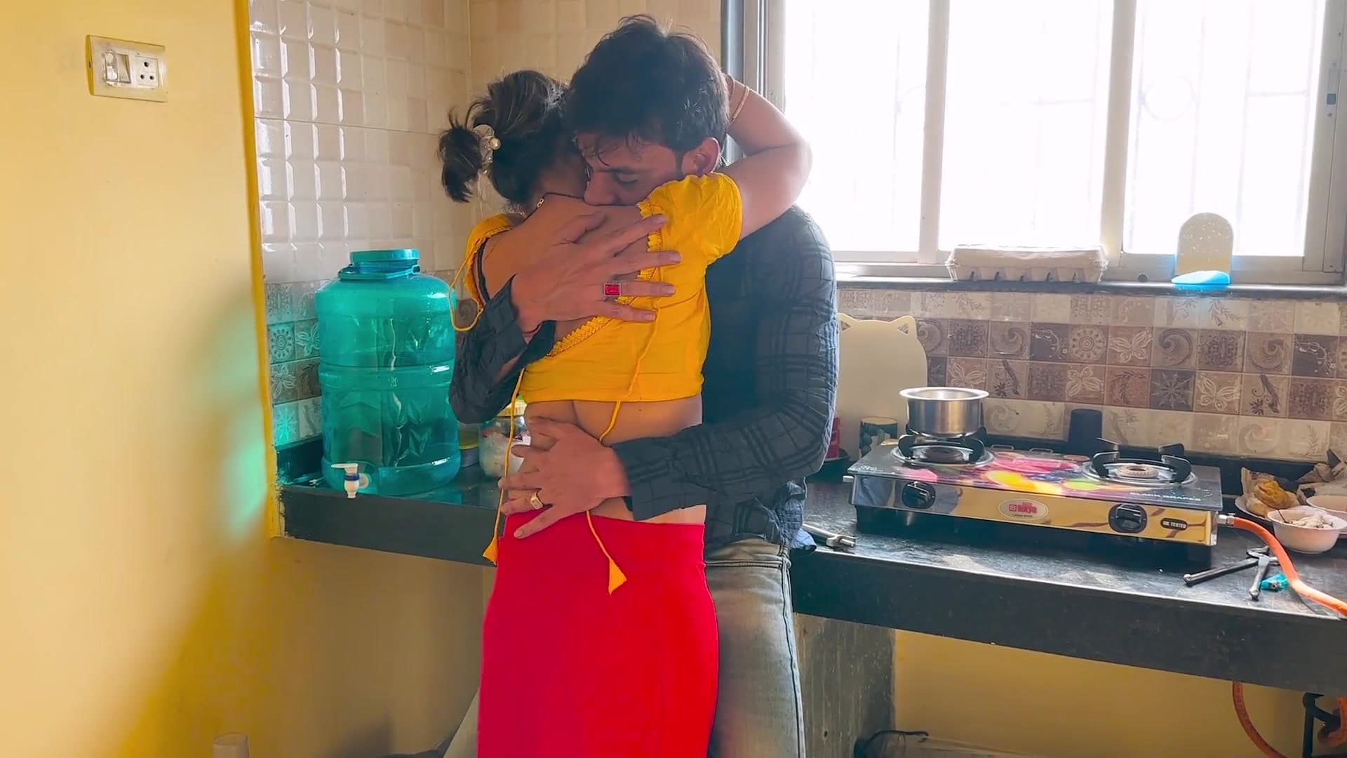 Indian Desi Bhabhi Savita Fucks Her Boss While Home Alone screenshot 9