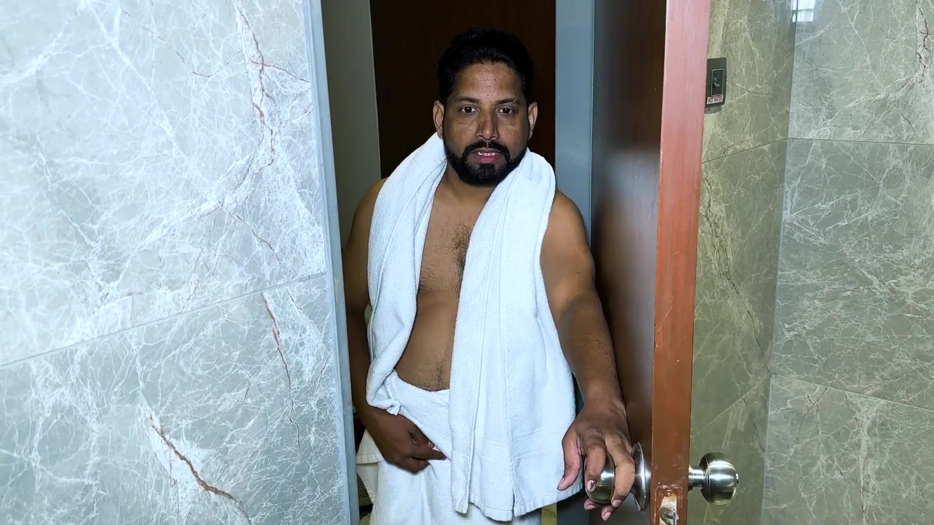 Stepbrother Joins His Stepsister in the Bath screenshot 5