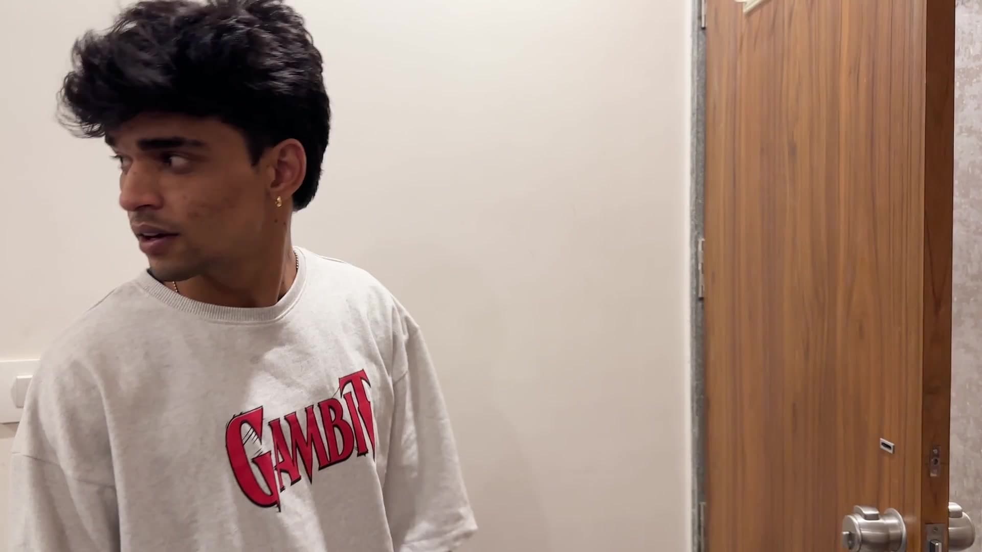 Luring Stepsister's Friend Over for a Hot Fuck When No One's Home screenshot 4