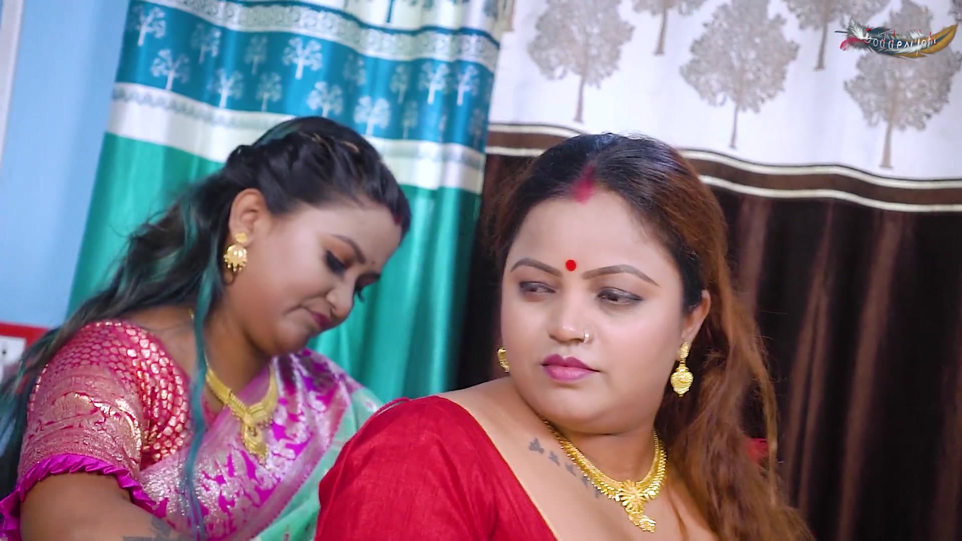 Two Desi Mallu Local Bhabhi Hardcore Fucking with Delivery Boy When Alone at Home screenshot 4
