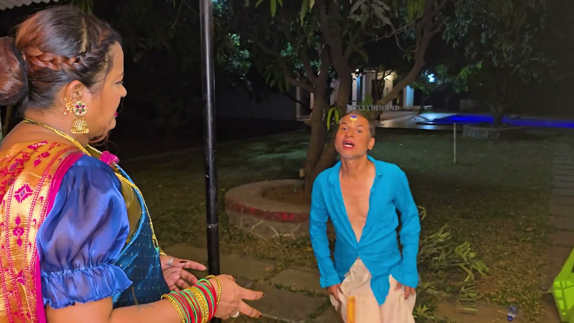 Junk Dealer Fucked Bhabhi Hard After Taking Her to the Room screenshot 2