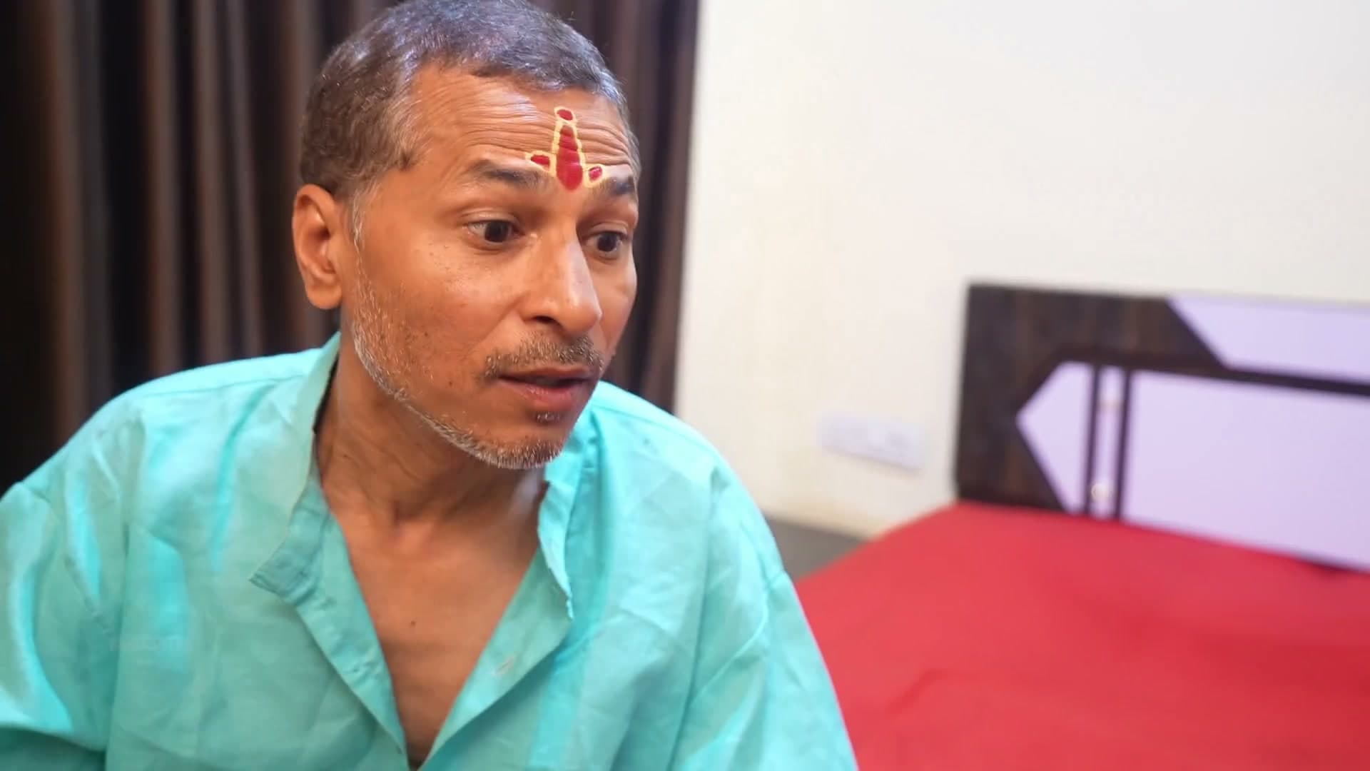 Desi Pandit Tricks Girl into Fucking Him for a Fake Horoscope Reading screenshot 2