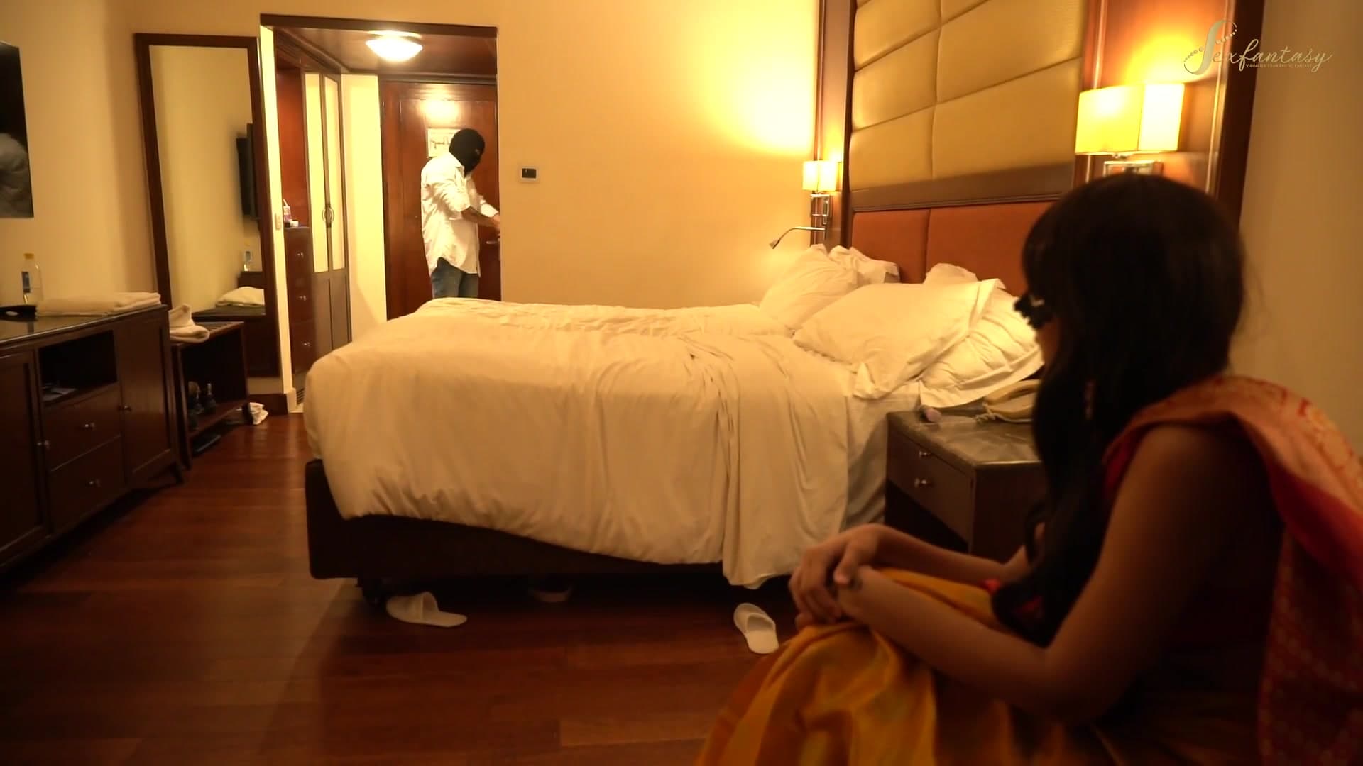 Desi Girl Dressed in an Indian Saree and Eager for a Rough Fuck screenshot 4