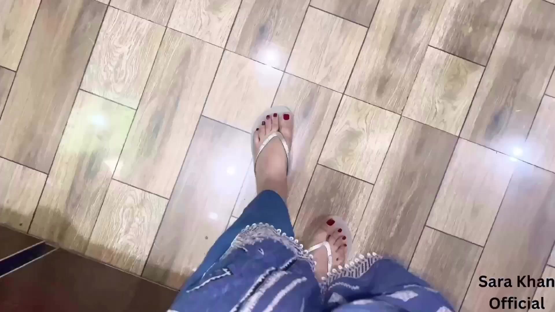 Stepmom Helps Her Stepson With His Hard Dick screenshot 4