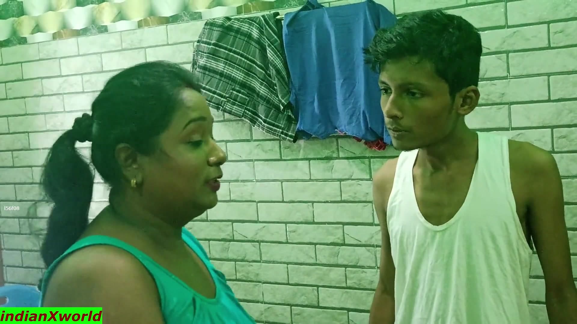 Desi Teen Boy Nailing Horny Madam at Home screenshot 2