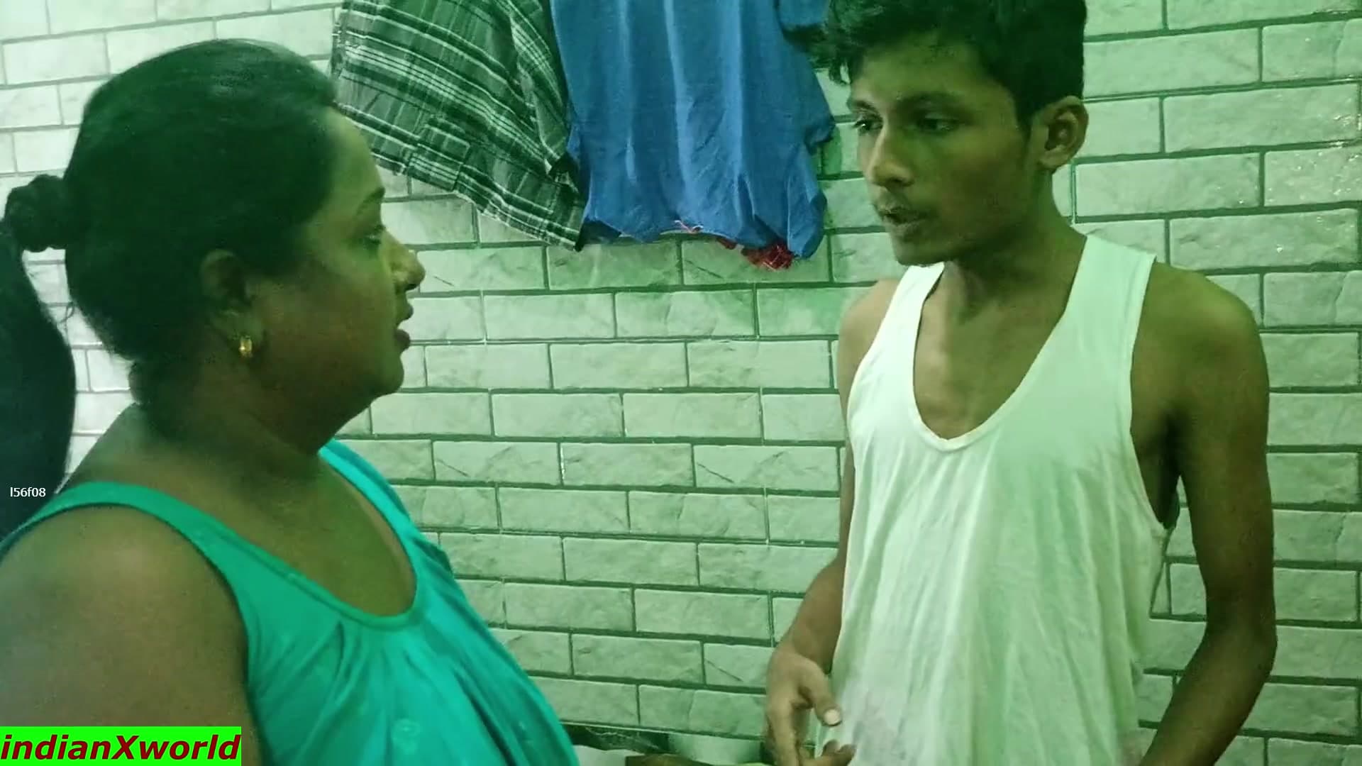 Desi Teen Boy Nailing Horny Madam at Home