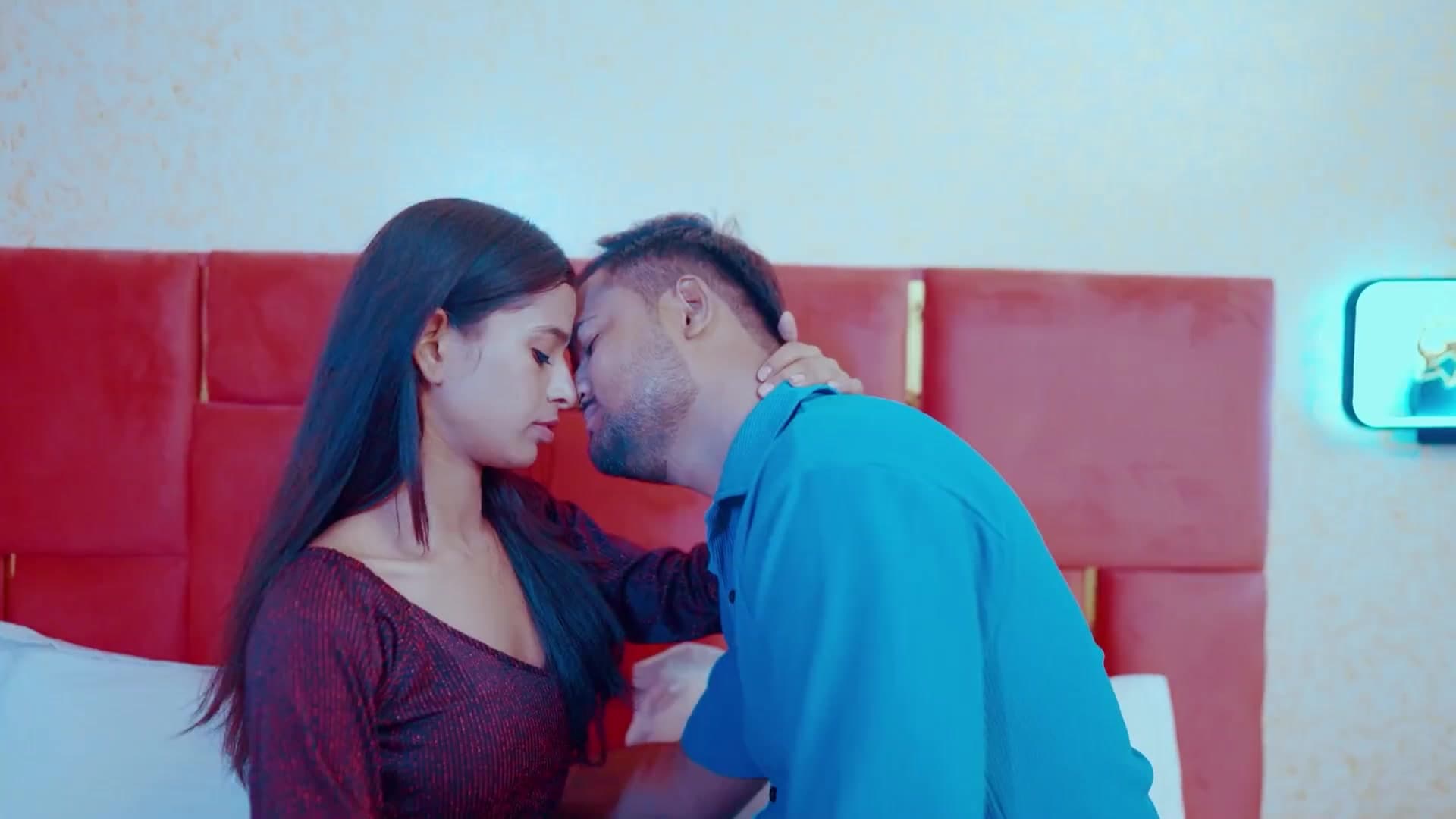 Indian Hot Young Lady Lost Her Sex Virginity in Her First Suhagrat Night