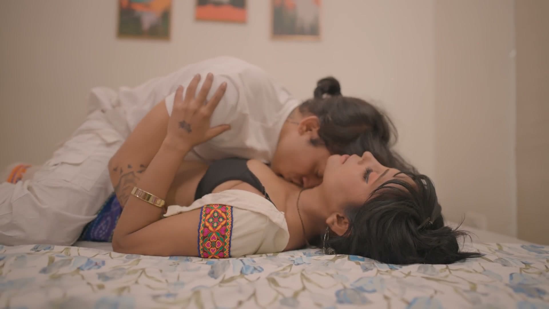 Malik got horny seeing the sexy maid and started fucking her hard with Hindi audio screenshot 4