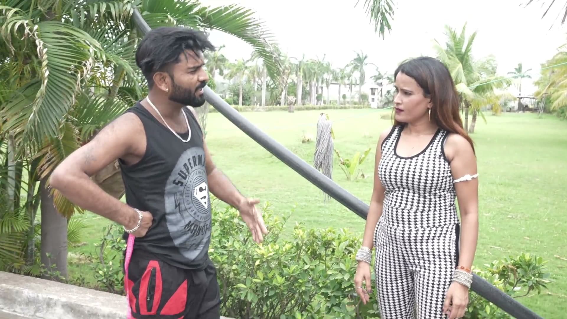 Indian Tailor Visits Home to Fit Blouse and Fucks Her Hard