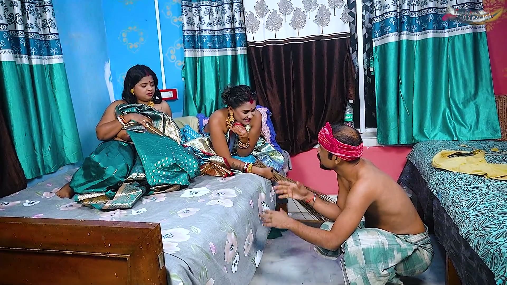 Two Mallu Bhabhi Hardcore Threesome Fucking with Home Servant While Alone at Home Hindi Audio screenshot 5