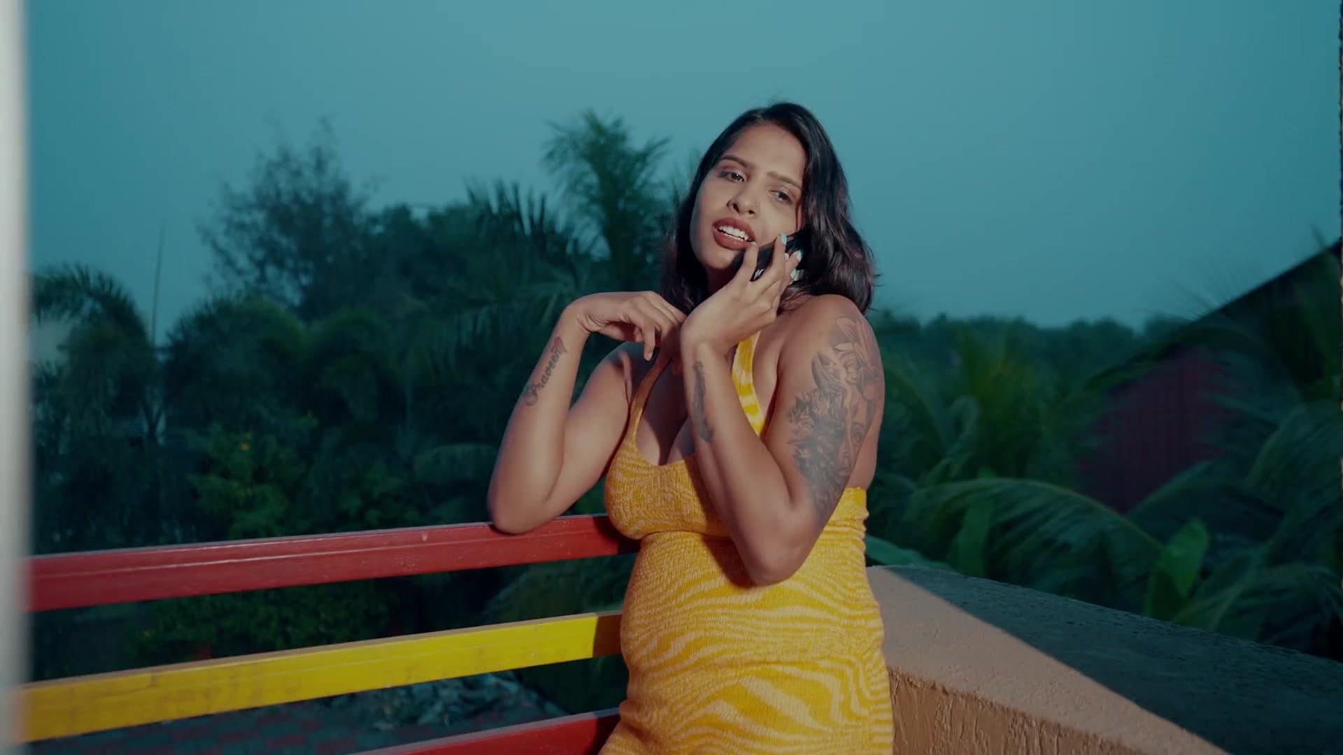 Indian Desi Horny Wife Secretly Fucked by Her Husband's Friend screenshot 8