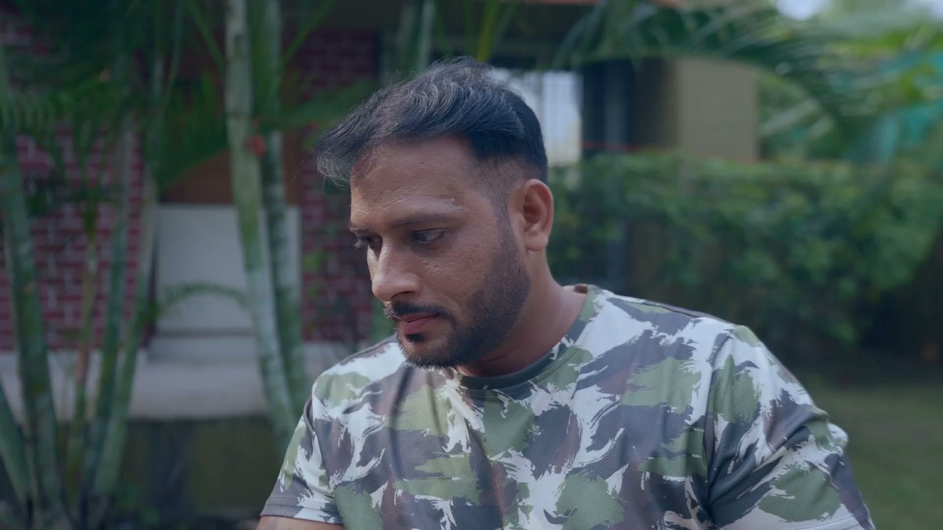 Indian Horny Girlfriend Begs Her Boyfriend for Rough Sex screenshot 2