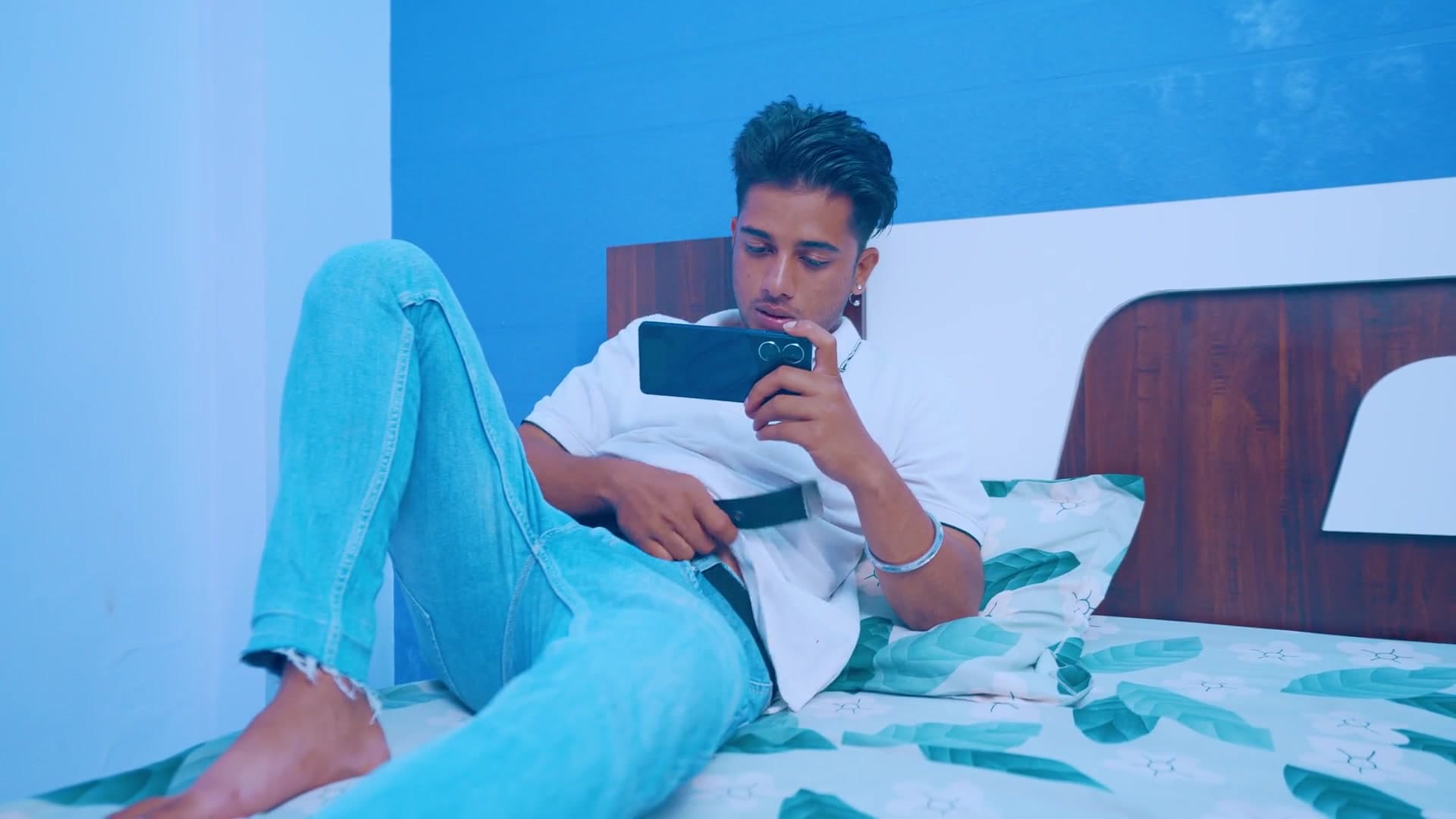 Stepmom Fingering Her Pussy in the Room and Tempting Her Stepson for a Rough Fuck screenshot 4