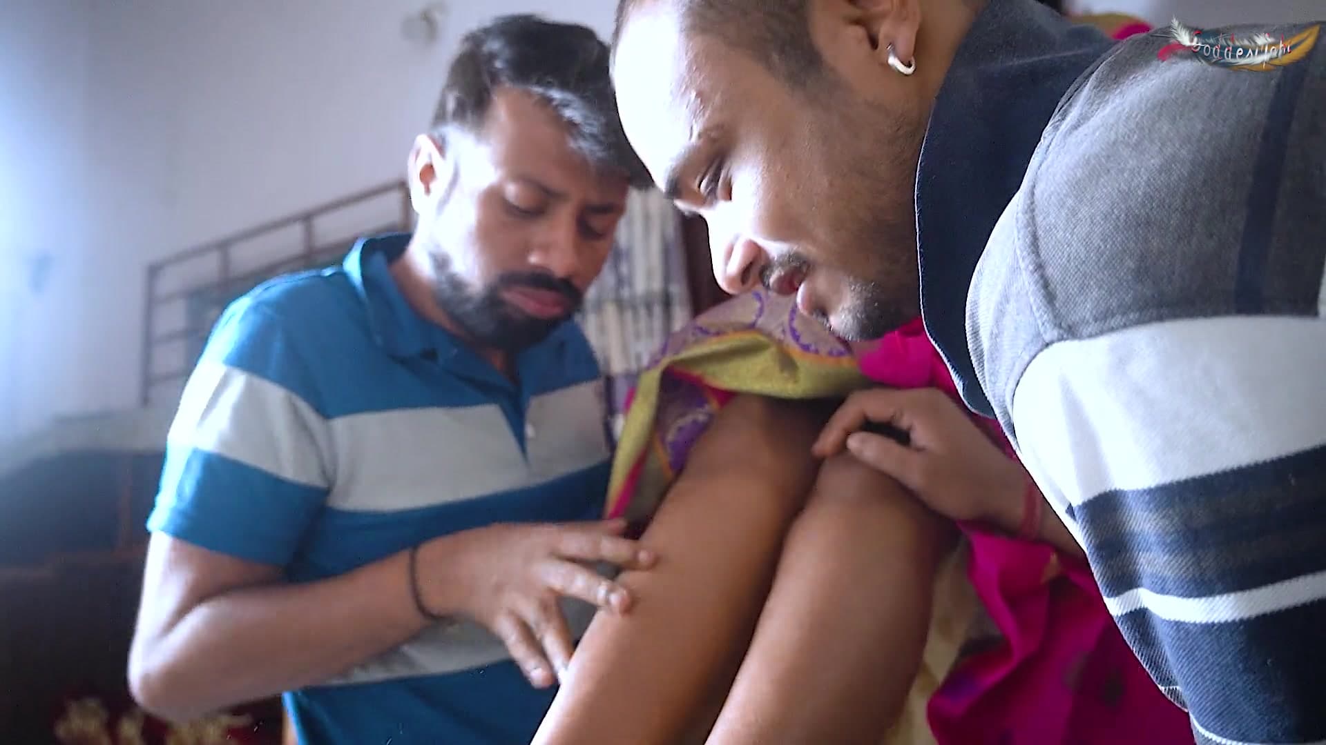 Desi Mallu Bhabhi Hardcore Threesome Sex with Two Electrician (hindi Audio) screenshot 3