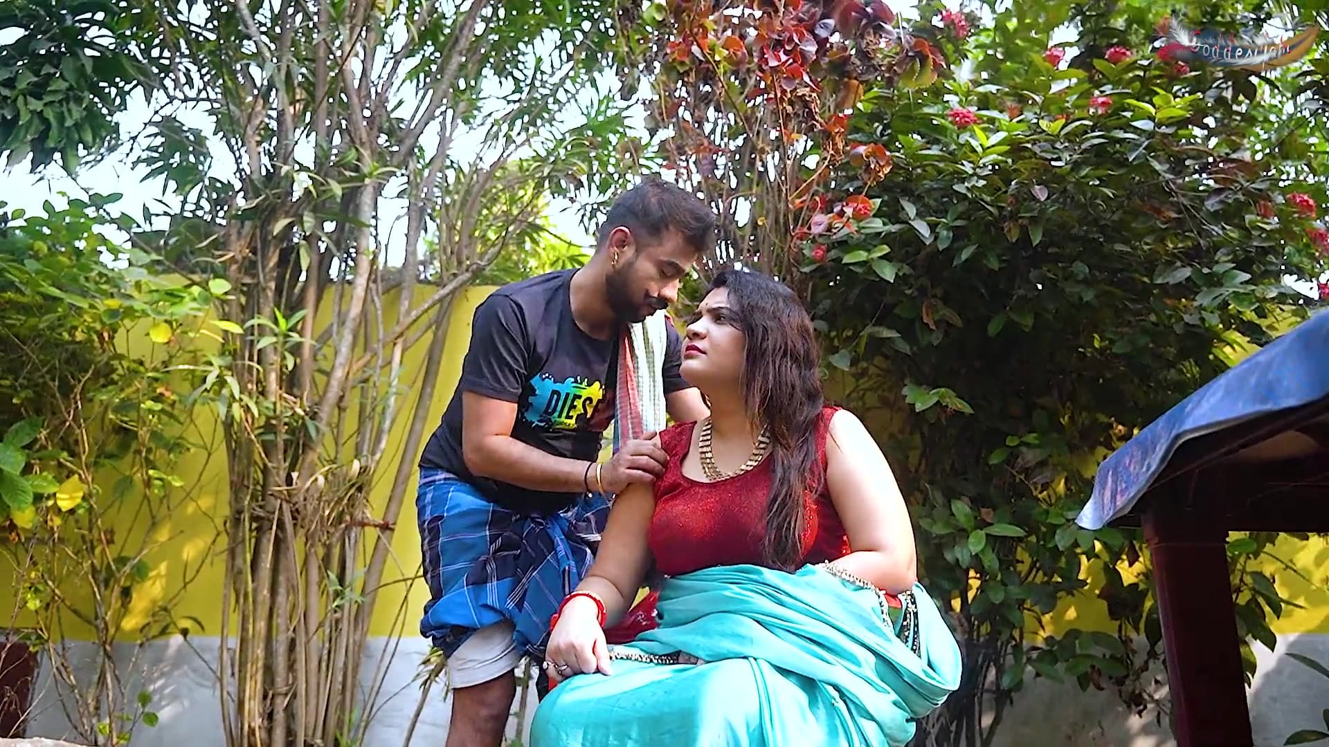 Desi Mallu Bhabhi Gets Fucked Hard by Local Mason While Home Alone Full Hindi Movie screenshot 4