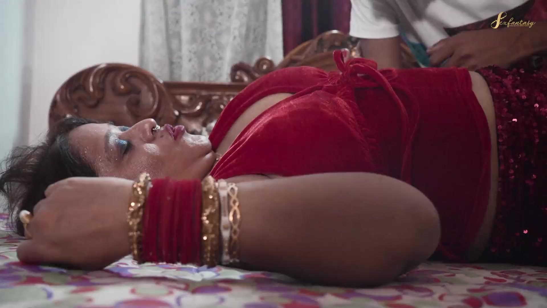 Big tits and a horny bhabhi want to fulfill their first sexual urge with devar screenshot 3