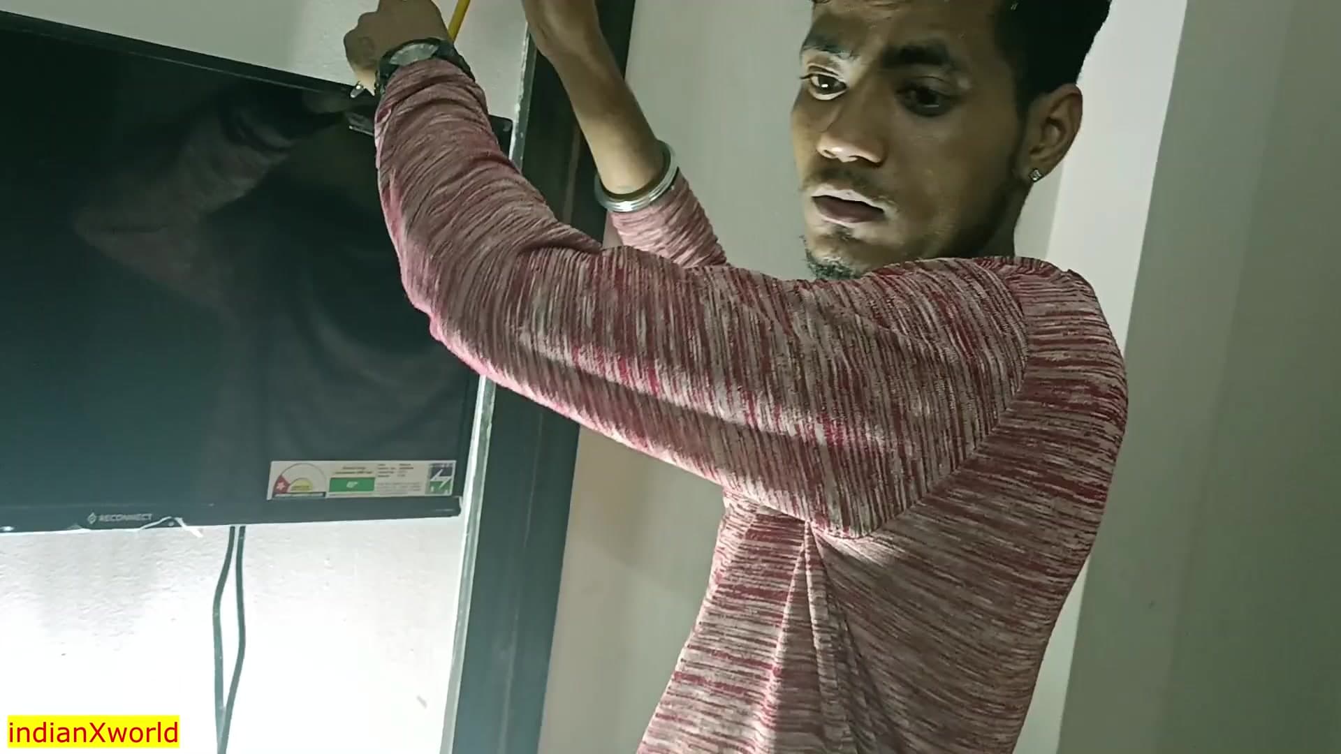 Young TV mechanic banging a divorced wife screenshot 4