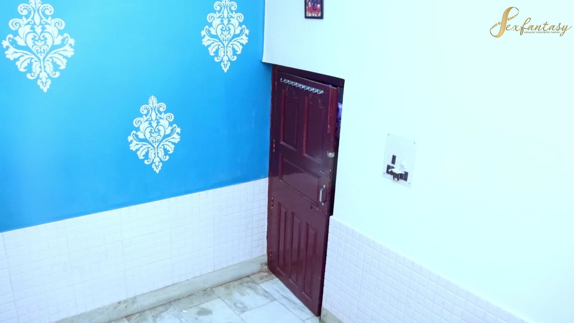 House owner is a horny woman craving new dick for her moist pussy screenshot 4