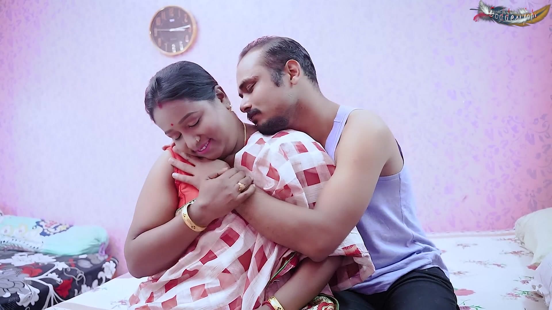 Desi Stepmom Gets Hardcore Fucked by Her Stepson When Home Alone screenshot 4